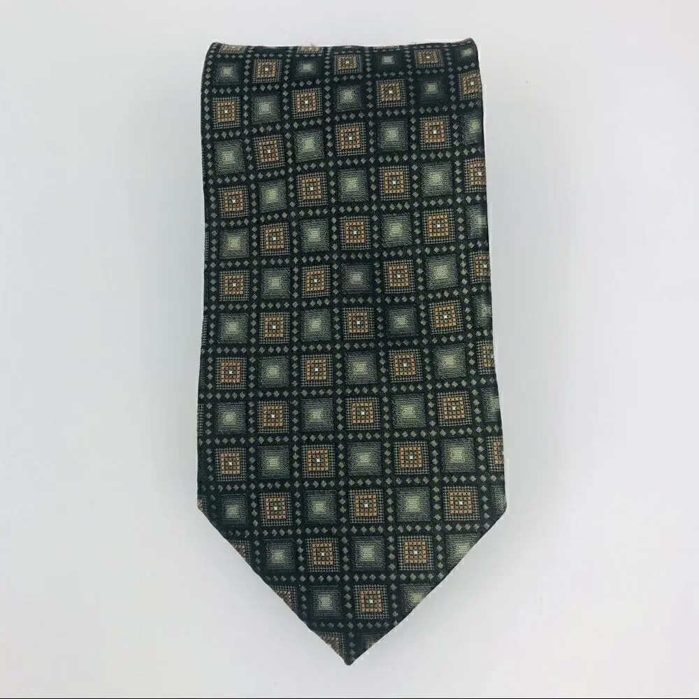 NWT Roberto Villini all silk handmade Squares Tie